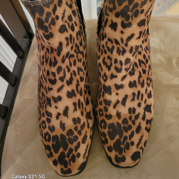 Cheetah print booties size 11M - Picture 3 of 9